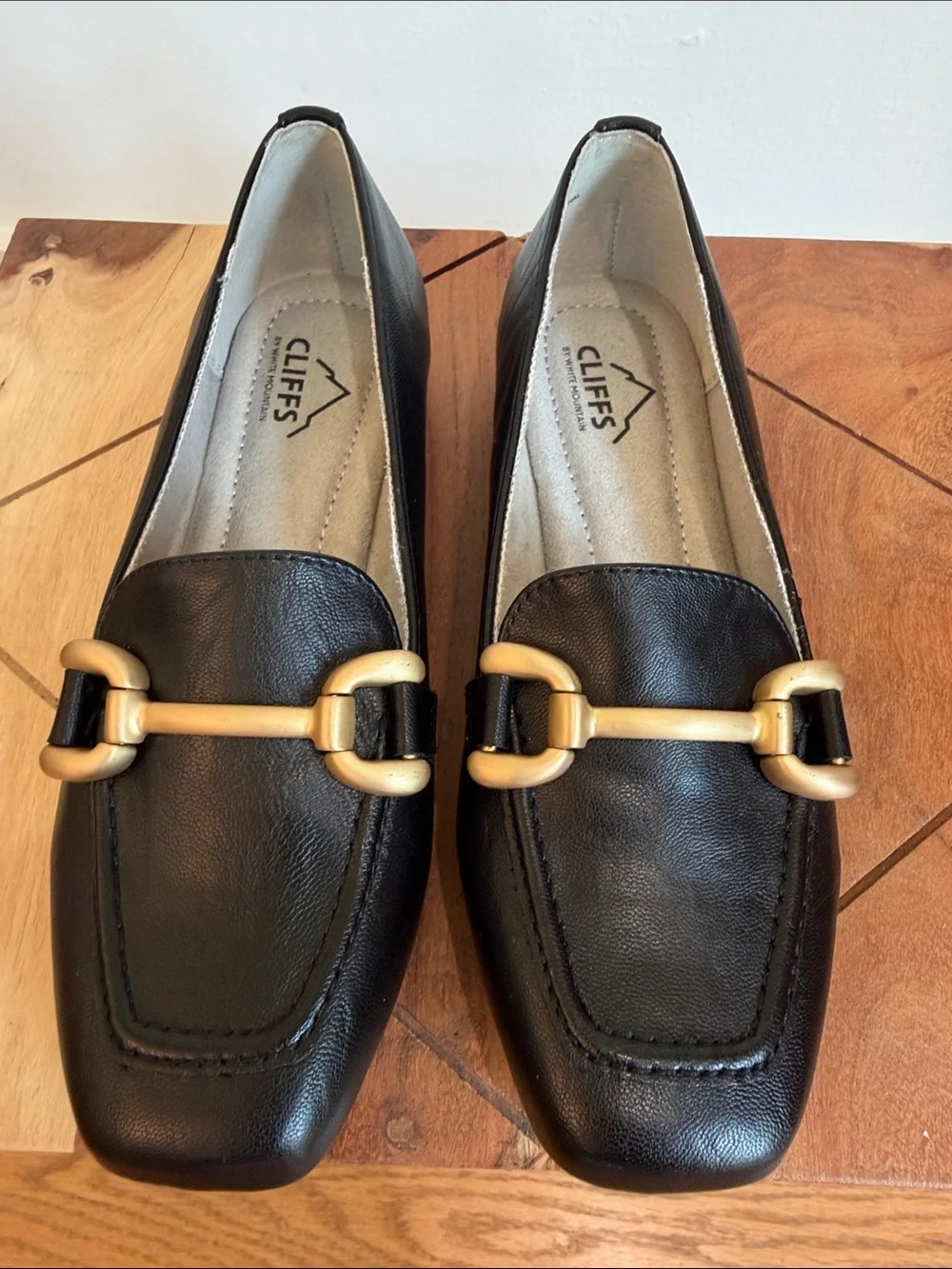 NWOT Cliffs by WHITE MOUNTAIN Black Loafers with Matte Gold Horsebit, 6 1/2